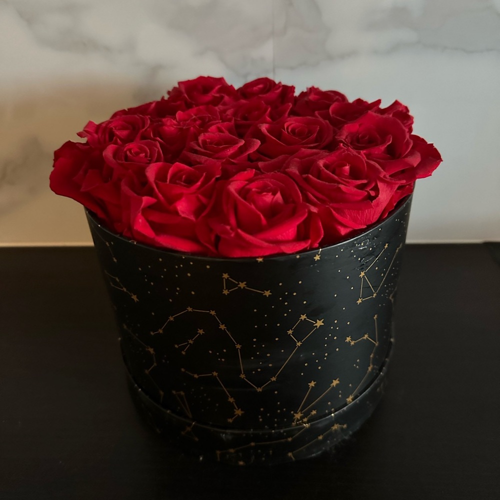 Forever Roses - Picture 2 of 2